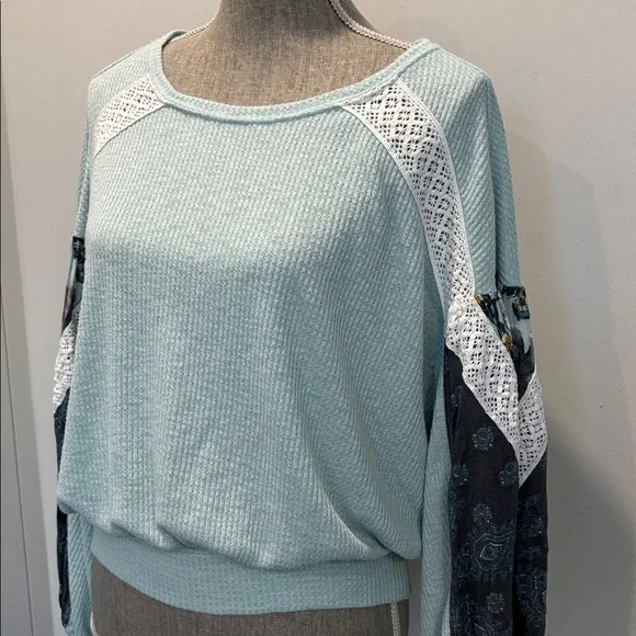 Free People Mint Green Boho Waffle Knit Top Lace Pattern Sleeves Oversized XS - Picture 3 of 15